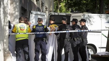 Dos adolescentes mueren al caer por el hueco de un ascensor en Madrid