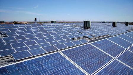 El Estado dice a los dueños de placas solares que deben pagar el impuesto