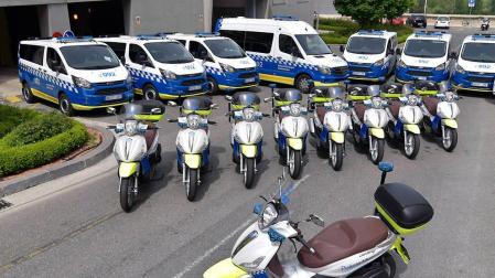 La Policía Municipal cuenta con siete nuevos furgones y nueve motocicletas