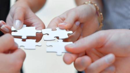 Un total de 65 parejas participan en el VI Concurso de Puzzles de Mutilva