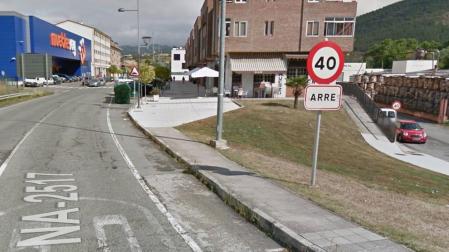 Un hombre, en estado crítico al explotar el depósito de gasolina del coche que reparaba en Arre