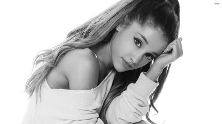 La cantante Ariana Grande, "destrozada" tras el atentado suicida de Manchester