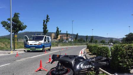Un motorista fallece al salirse de la vía en Landaben