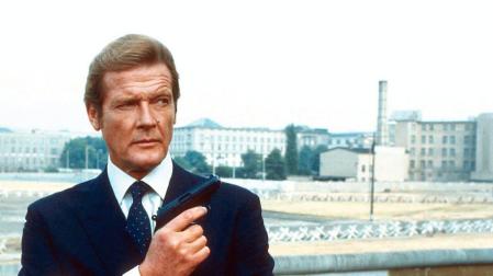 Muere Roger Moore, el actor de James Bond y 'El Santo'