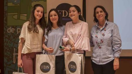Imágenes de los jóvenes ganadores del IV Concurso periodístico escolar FDN.
