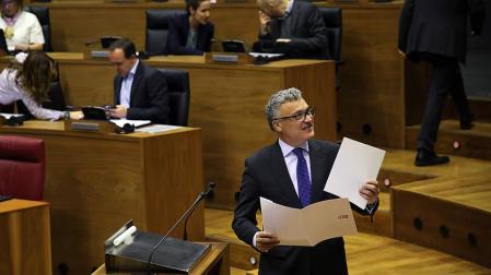 El Defensor ve preciso justificar  el paso de un municipio a la zona no vascófona