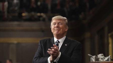Trump cambia las formas pero mantiene el fondo en su discurso ante el Congreso