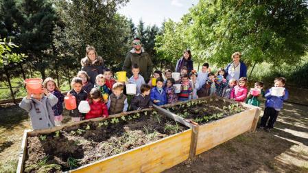 Valdizarbe completa con una guía el proyecto de huertos escolares