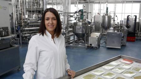 Leticia Ortiz Romero ayer, en el laboratorio del CNTA.