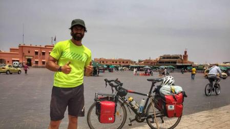 Un mes en bicicleta por y para África