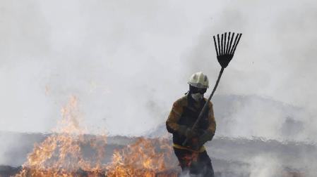 Más de 800 efectivos combaten los fuegos durante el verano en Navarra