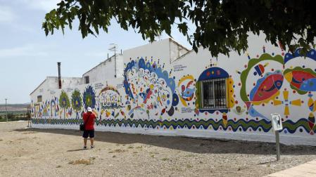 Fontellas estrena su mural sobre el agua