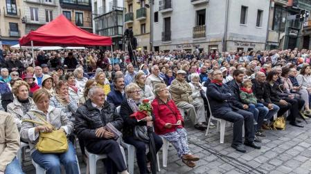 Concierto presanferminero de La Pamplonesa en la plaza Consistorial
