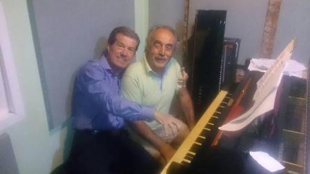 Juan Manuel Muñoz y Manuel Pacho, autores de la canción 'De Sanfermines te enamorarás'.