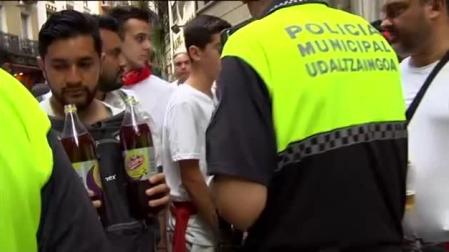 Minucioso control para entrar en la plaza antes del chupinazo