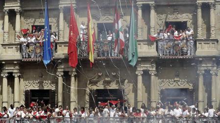 Uxue Barkos desea "normalidad, paz y alegría" en los Sanfermines