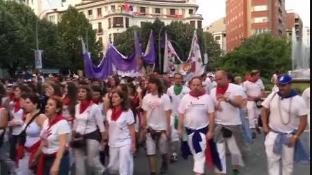 Protesta de las peñas en Príncipe de Viana contra la violencia sexista