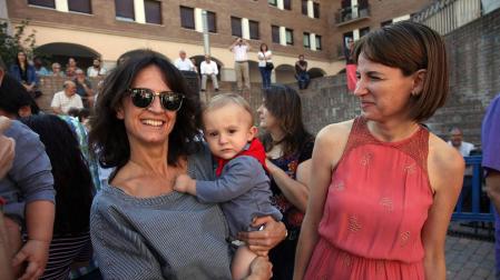 Entrega de pañuelos a bebés de 2016 en Tudela