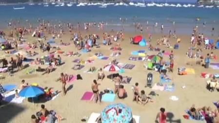 San Sebastián podría cobrar una tasa por dormir en la ciudad