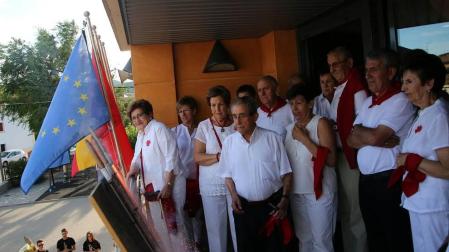 Imágenes del chupinazo de las fiestas en Liédena