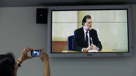 El presidente del Gobierno declara como testido en el caso Gürtel