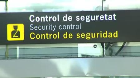 Colas de más de una hora en los controles de seguridad de El Prat por la huelga parcial