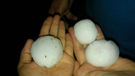 Espectacular granizada en la Valdorba y la zona de Sangüesa