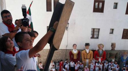 Imágenes de diversos actos.
