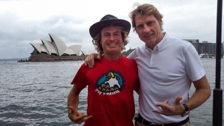 Iñaki Aizpun y Julian Iantzi en una de sus visitas a Sídney tras las jornadas de grabación de 'Contigo al fin del mundo'.