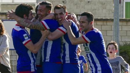 El Izarra se repone en el derbi