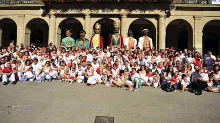 Imágenes del encierro y de diversos actos de la jornada dedicada a los niños.