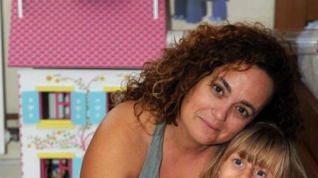 La niña que vino del frío y habla mediante signos