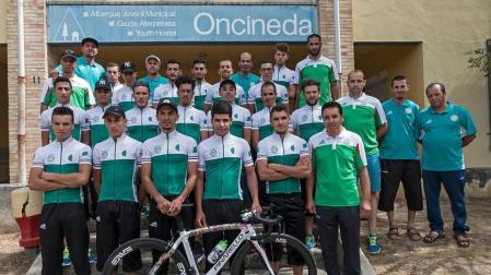 La selección ciclista de Argelia se instala en el albergue Oncineda de Estella
