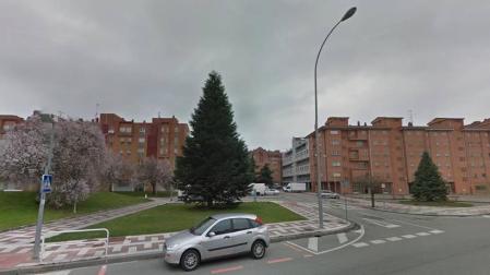 Detenido un hombre que caminaba ensangrentado con un machete y una pistola por Pamplona