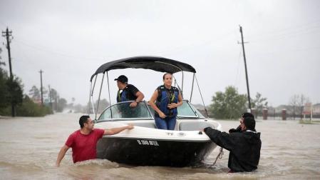 Harvey deja lluvias "mortales" en Texas