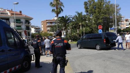 La localidad tarraconense de Cambrils, destino vacacional de muchos navarros, retomó poco a poco la normalidad este viernes tras el atentado yihadista registrado de madrugada.