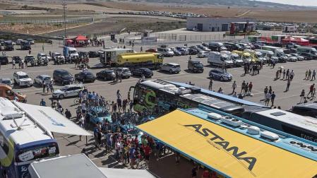Imágenes del paso de La Vuelta por el Circuito de los Arcos