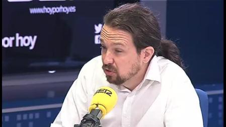 Iglesias exige que pida perdón a la diputada de Podem que retiró la bandera de España del Parlament