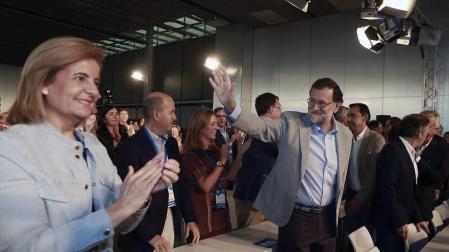 Rajoy promete su apoyo a los alcaldes catalanes para que no se sumen al 1-OP