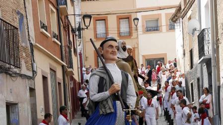 Imágenes de la procesión de la Virgen del Rosario de las fiestas de Ablitas