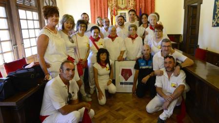 Homenajes como aperitivo de la fiesta en Olite