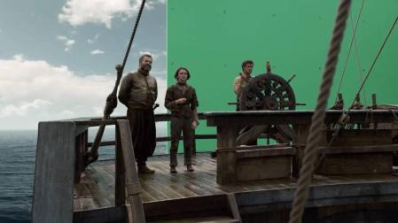 Escena de Juego de Tronos rodada en un estudio como el que se quiere instalar en Navarra. A la derecha, el estudio con el croma; a la izquierda, tal y como se ve en pantalla.