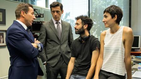 Antonio de la Torre, Nacho Fresneda, Rodrigo Sorogoyen e Isabel Peña en los ensayos de El reino.