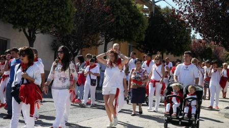 Imágenes del 70 aniversario del barrio de las Casas Baratas en fiestas de Villafranca