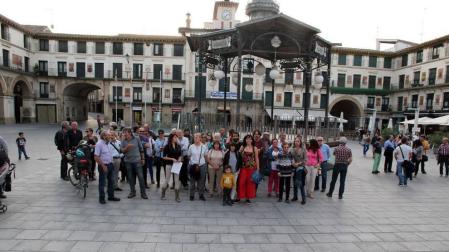 Una concentración por Cataluña enfrenta al tripartito de Tudela
