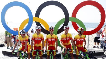 Imanol Erviti, a la rueda mundial de Induráin