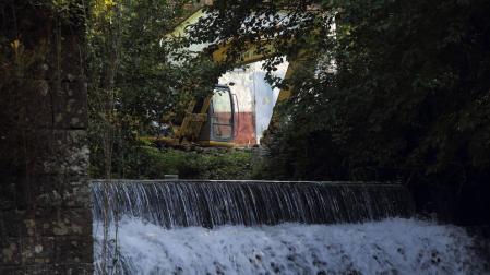 La demolición de la presa en Ituren frustra la recuperación de la piscifactoría