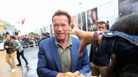 San Sebastián recibe a Schwarzenegger al grito de "Sayonara"