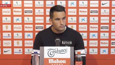Isma López achaca a "la falta de rodaje" el mal juego del Sporting