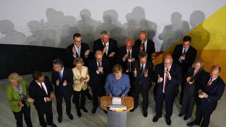 Merkel dice quería un resultado mejor y luchará por "recuperar" electores